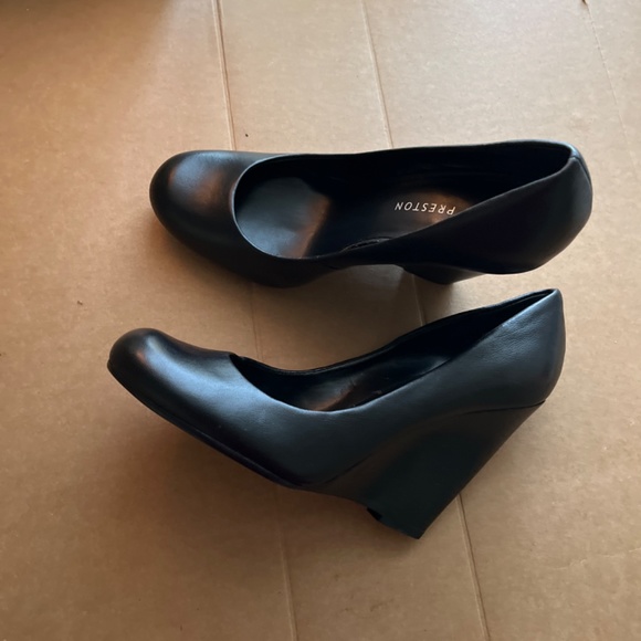 Shoes - Picture 2 of 2